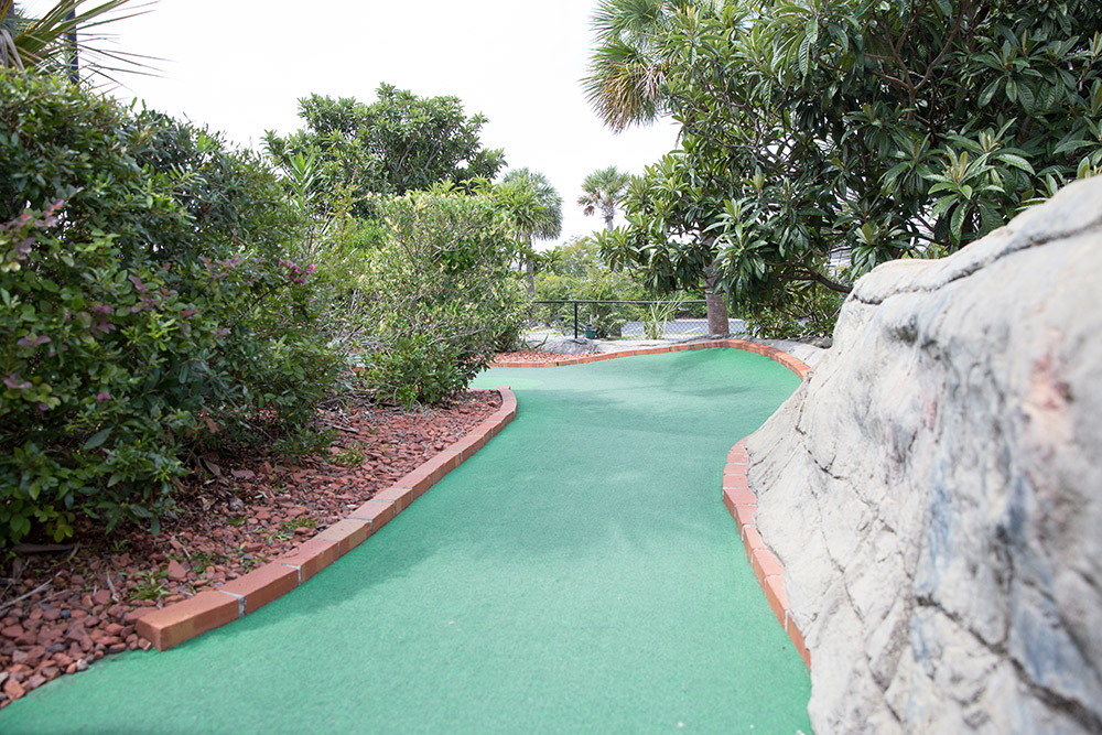 miniature golf course fun in sc